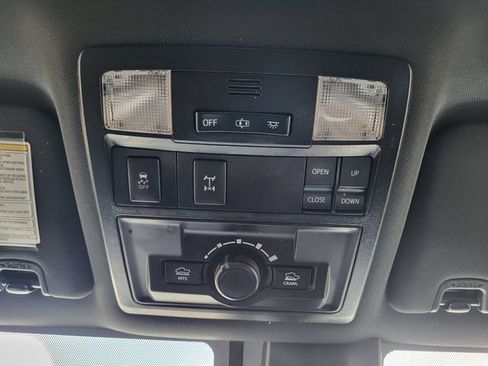 Used 2019 Toyota Tacoma TRD Off-Road AWD/4WD image 20