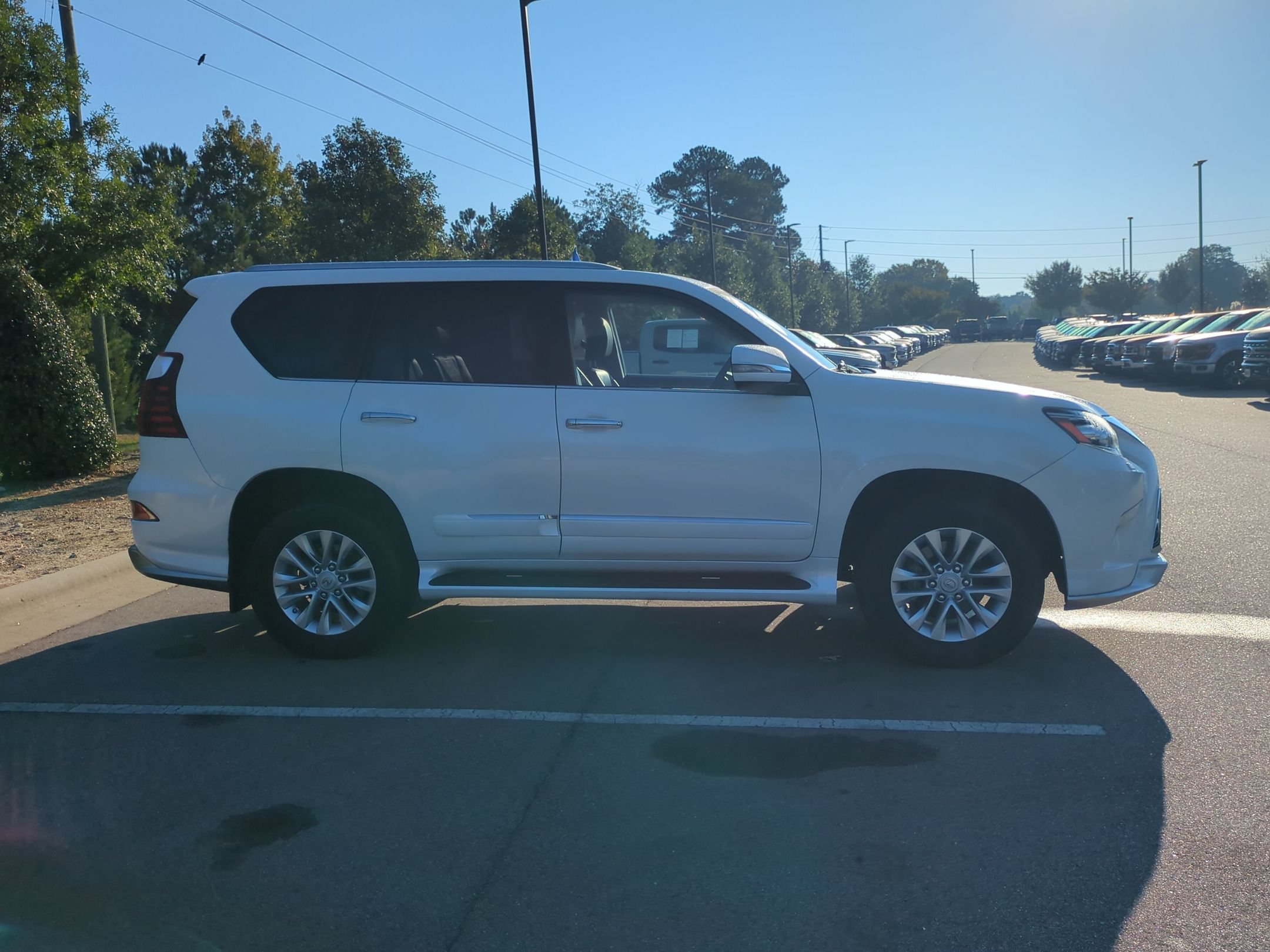 Used 2019 Lexus GX 460 Premium AWD/4WD image 3
