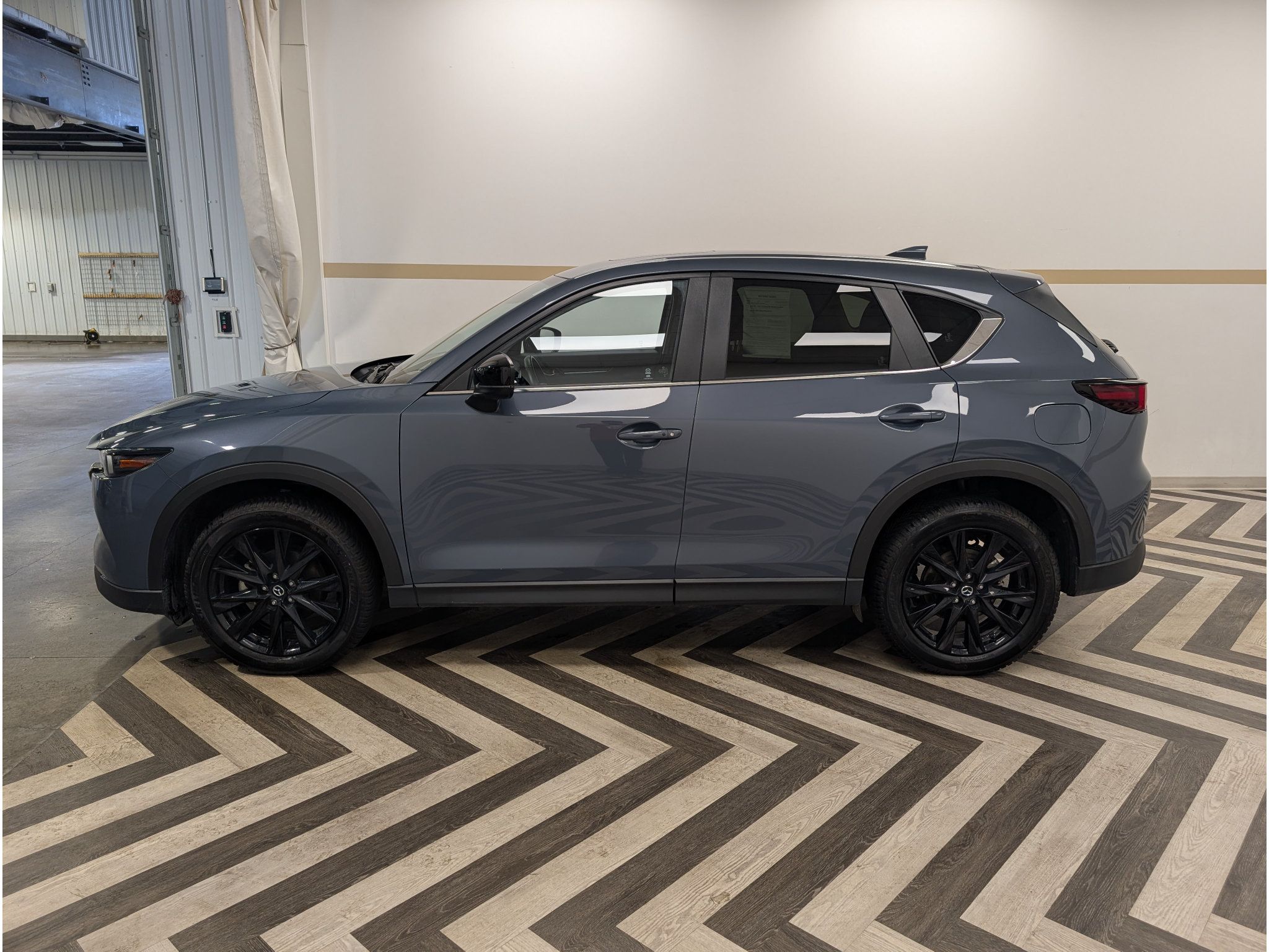 Used 2025 MAZDA CX-5 Carbon Edition AWD/4WD image 3