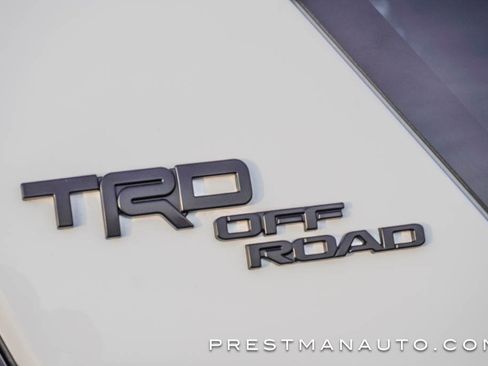 Used 2024 Toyota 4Runner TRD Off-Road Premium image 4