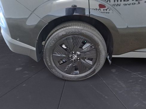 New 2025 Nissan Murano SV image 30