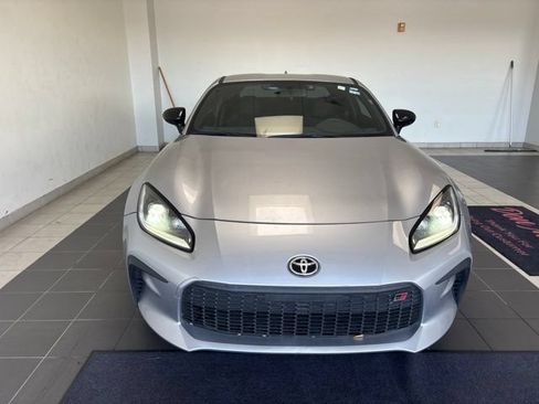 Used 2023 Toyota GR86 RWD image 5