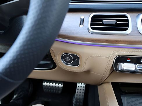 New 2026 Mercedes-Benz GLS 450 4MATIC image 29