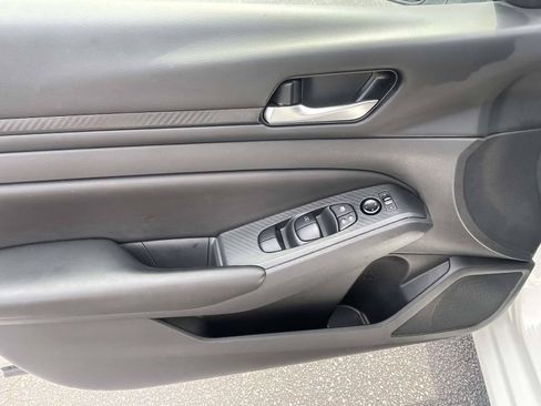 Used 2022 Nissan Altima 2.5 S FWD image 14