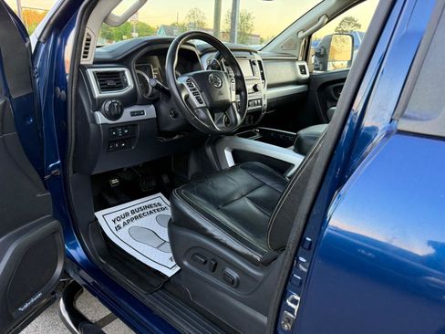 Used 2017 Nissan Titan PRO-4X w/ Pro-4x Convenience Package image 8