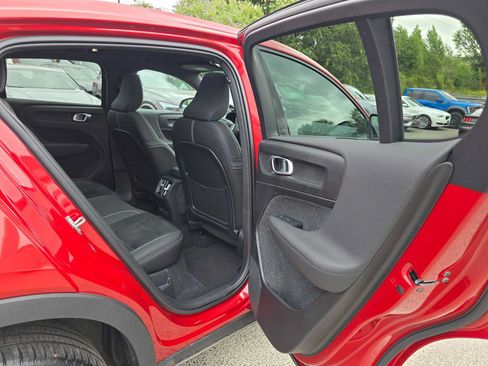 Used 2023 Volvo C40 P8 Recharge Ultimate AWD/4WD image 14