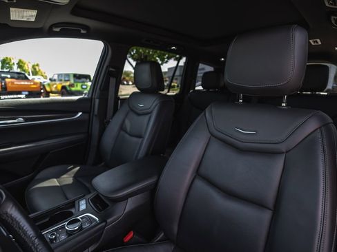 Used 2024 Cadillac XT6 Sport w/ LPO, Red Accent Package AWD/4WD image 18