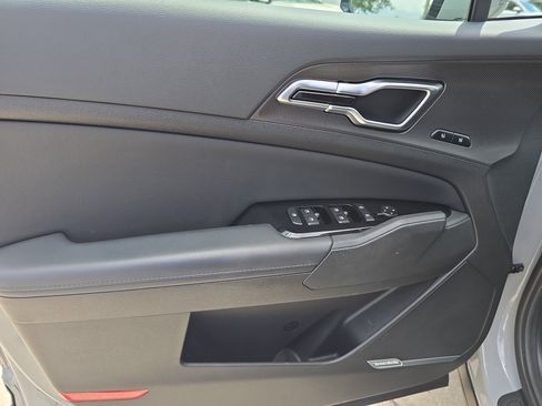 Certified 2023 Kia Sportage SX image 18
