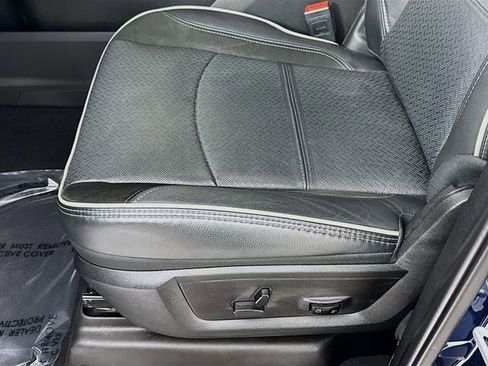 Used 2024 RAM 2500 Laramie w/ Night Edition image 19