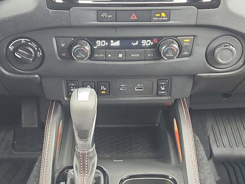 Used 2023 Nissan Frontier PRO-4X w/ Pro Convenience Package image 18