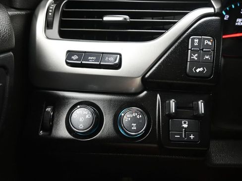 Used 2019 Chevrolet Suburban Premier w/ Premier Plus Edition AWD/4WD image 26