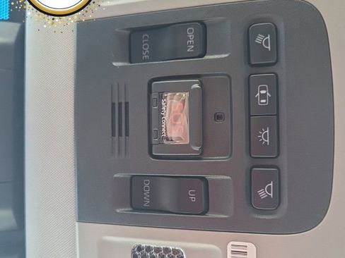 Used 2018 Toyota Camry XLE image 34