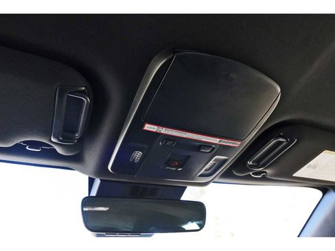 Used 2025 Toyota Camry SE image 21