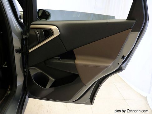 Used 2025 BMW X3 xDrive30i w/ Premium Package image 34