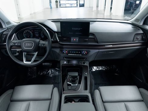 Used 2024 Audi Q5 e Premium Plus image 9
