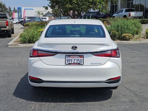 Used 2025 Lexus ES 300h w/ Premium Package FWD image 6