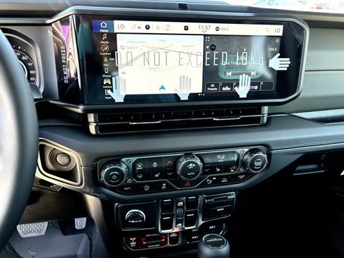 New 2026 Jeep Gladiator Mojave AWD/4WD image 14