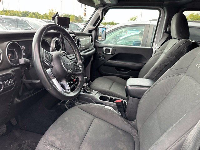 Used 2018 Jeep Wrangler Unlimited Sahara AWD/4WD image 7