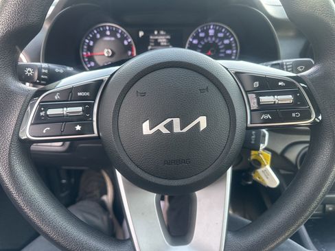 Used 2024 Kia Forte LXS FWD image 17