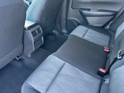Used 2025 Nissan Rogue SV FWD image 4