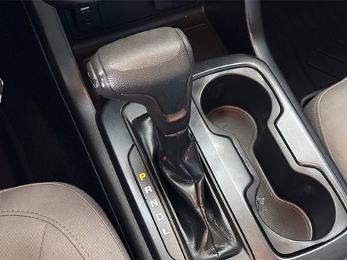 Used 2017 GMC Canyon 2WD Crew Cab w/ Convenience Package image 24