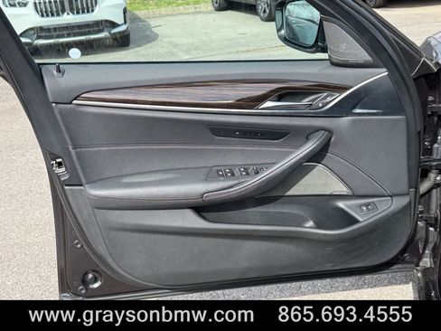 Used 2022 BMW 530i xDrive w/ Premium Package image 14