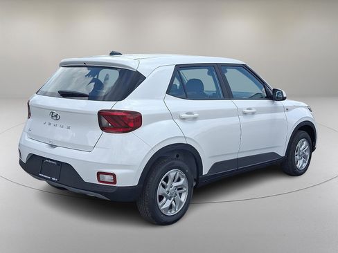 New 2025 Hyundai Venue SE image 7