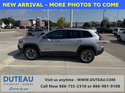 Used 2019 Jeep Cherokee Trailhawk image 1