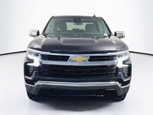 Used 2024 Chevrolet Silverado 1500 LT AWD/4WD image 2
