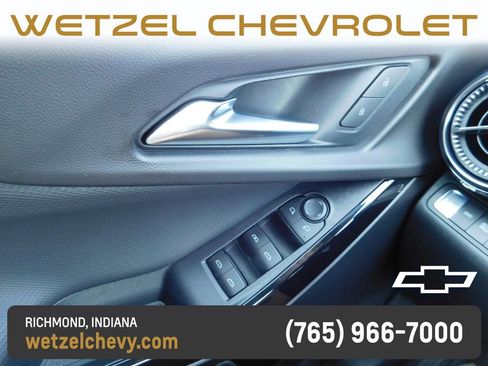 Used 2026 Chevrolet Equinox LT AWD/4WD image 25