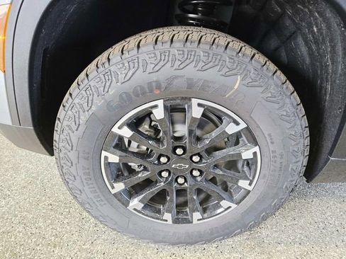 New 2026 Chevrolet Traverse Z71 w/ Driver Confidence Package image 16