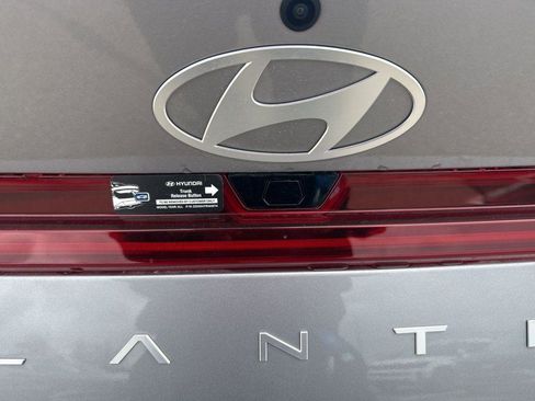 New 2026 Hyundai Elantra Limited image 27