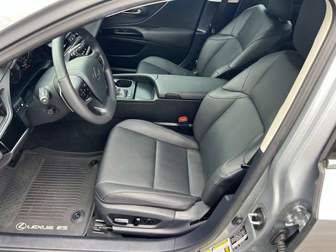 Used 2024 Lexus ES 300h w/ Premium Package FWD image 13