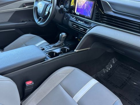 Used 2026 Toyota Camry SE FWD image 32