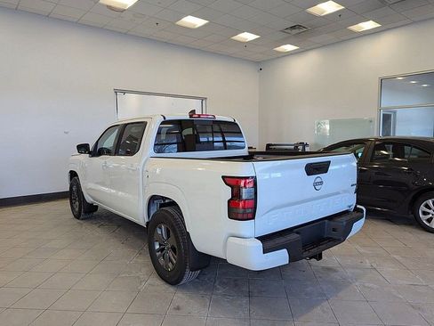 Used 2025 Nissan Frontier SV w/ SV Convenience Package image 5