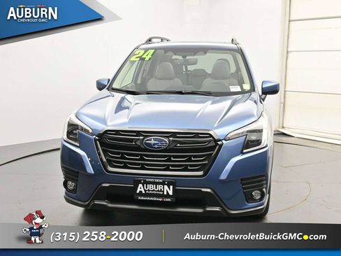 Used 2024 Subaru Forester Premium AWD/4WD image 2
