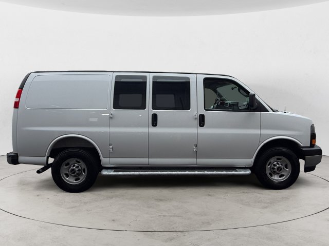 Used 2025 GMC Savana 2500 w/ Driver Convenience Package RWD image 4