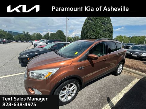 Used 2017 Ford Escape SE w/ Equipment Group 201A AWD/4WD image 13