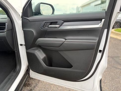 Used 2025 GMC Terrain Elevation AWD/4WD image 15