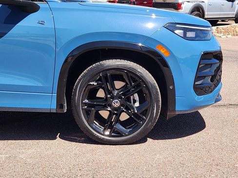 Used 2025 Volkswagen Tiguan SE R-Line AWD/4WD image 29