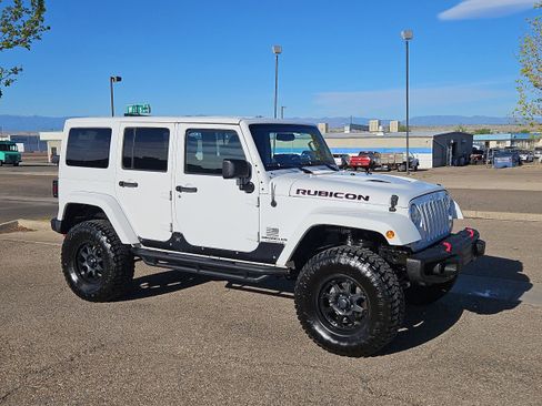 Used 2015 Jeep Wrangler Unlimited Rubicon image 2
