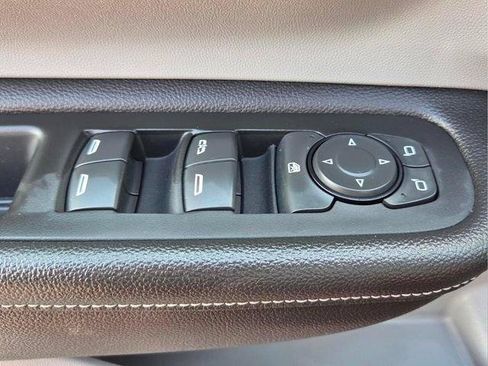 Used 2022 GMC Terrain SLE w/ Driver Convenience Package FWD image 23