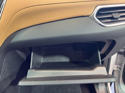 Used 2018 Chevrolet Equinox Premier image 24