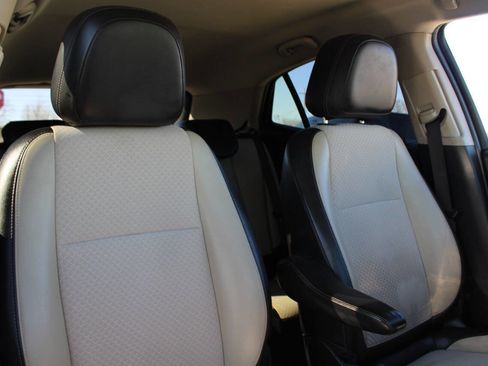 Used 2019 Buick Encore Preferred image 14