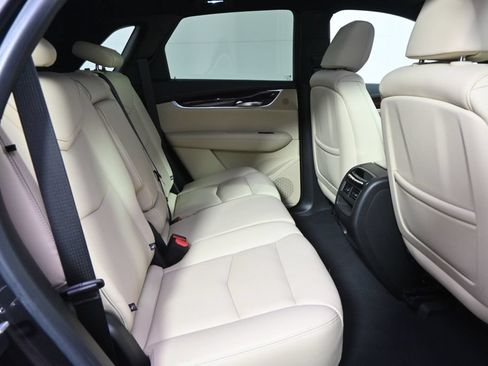 Used 2018 Cadillac XT5 Premium Luxury AWD/4WD image 18