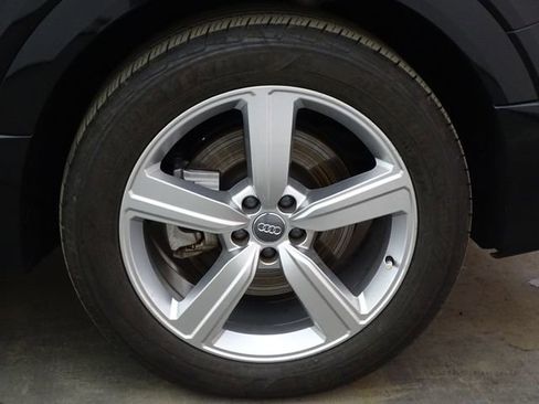 Used 2019 Audi e-tron Prestige w/ Prestige Package image 49