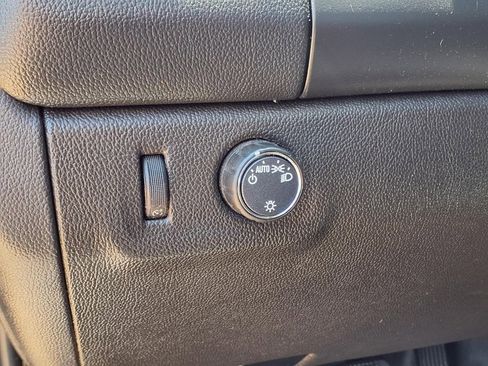 Used 2022 Chevrolet Colorado LT w/ Fleet Safety Package RWD image 29