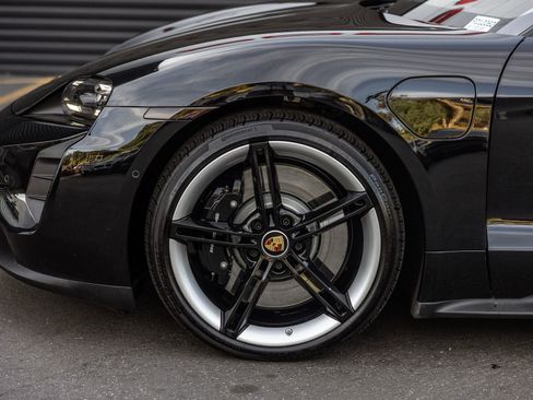 Certified 2023 Porsche Taycan GTS image 20