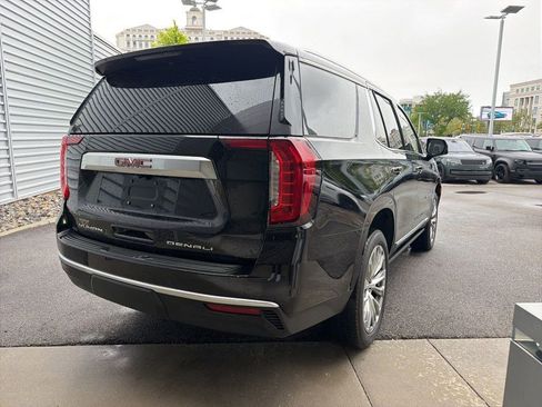 Used 2022 GMC Yukon Denali AWD/4WD image 5