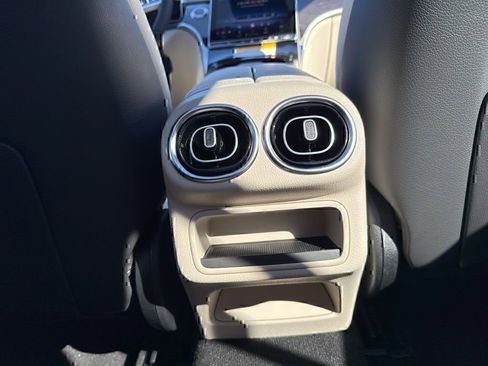 Used 2026 Mercedes-Benz GLC 300 4MATIC image 19